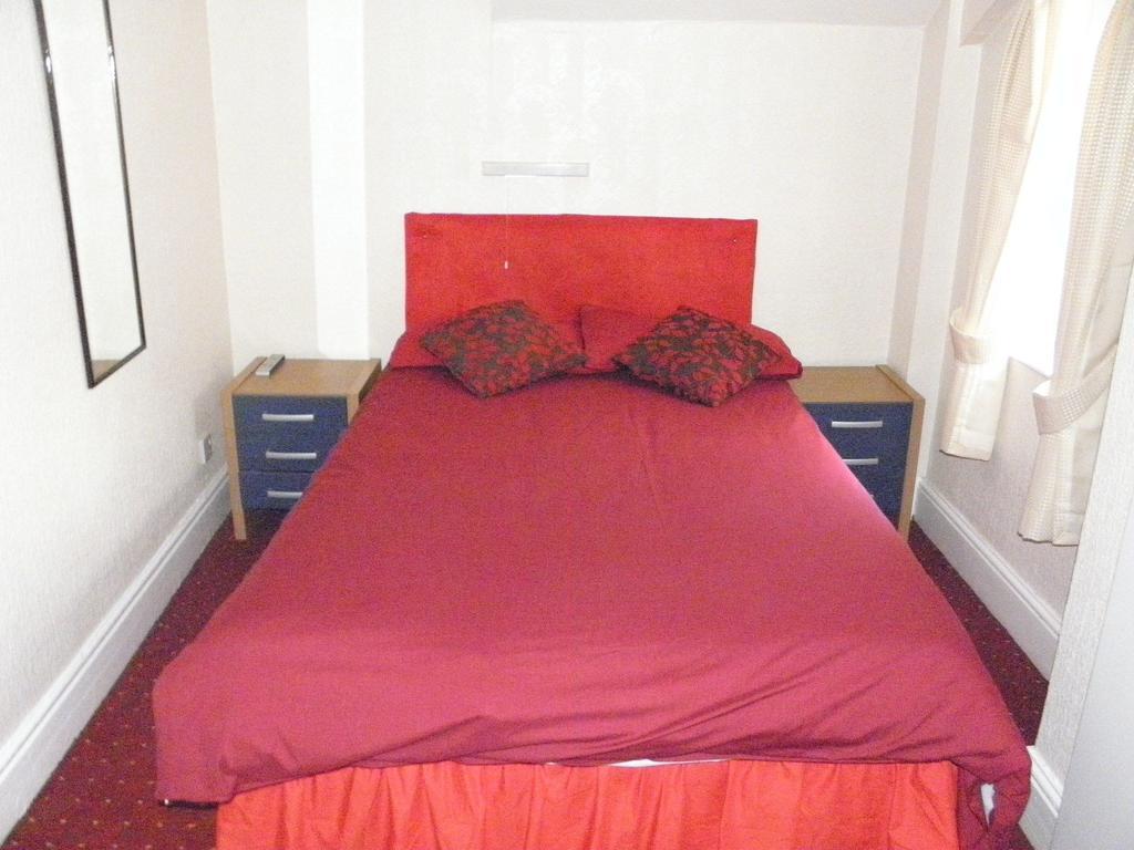 New Douglas Bed & Breakfast Blackpool Room photo